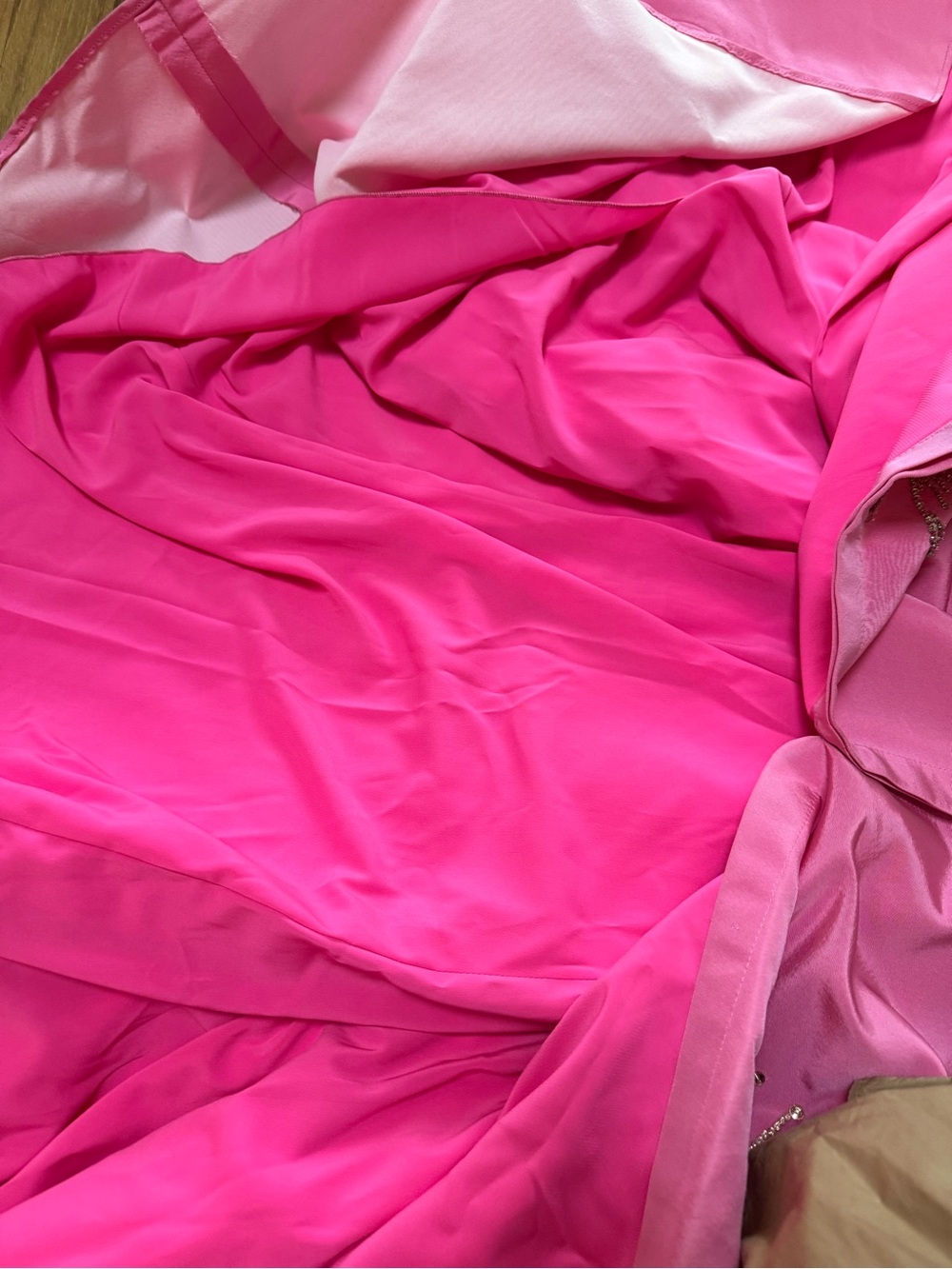 Carolina Herrera Pink trench gown with Gold Butterfly Embellishments - Picture 9 of 14